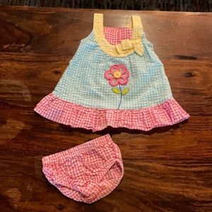 Floral colorful checkered outfit